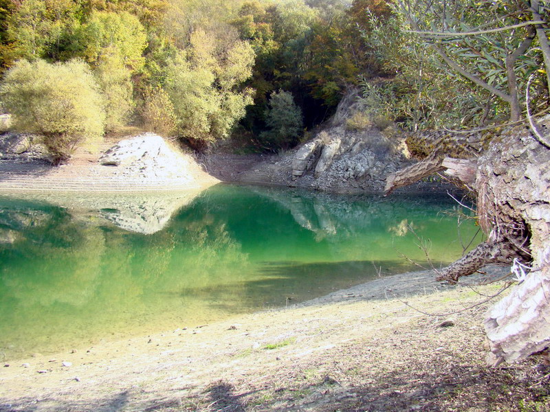 Un giro intorno al Lago del Salto